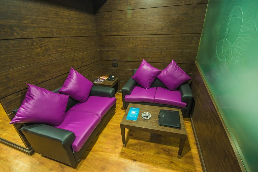 Infiniti Hotel And Spa Indore Exteriör bild